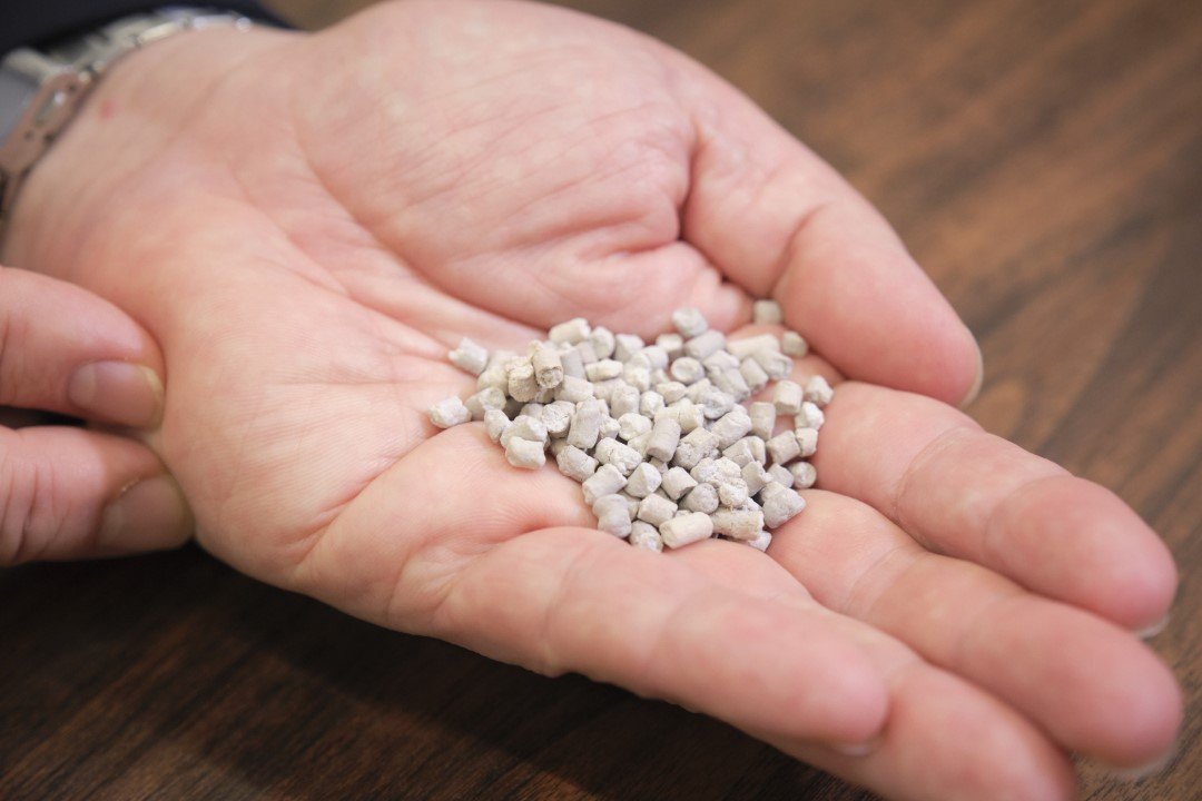 2025_TKS_写真2 無機系吸着材ハスクレイ (カスタム).jpg