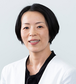 img_nikkan_250903_Profile_UtsumiAtsuko_1.png