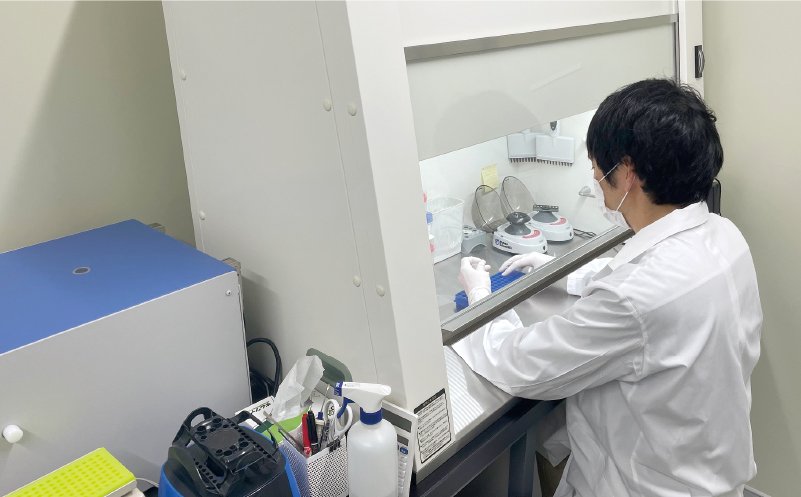 開発風景（試薬調製）