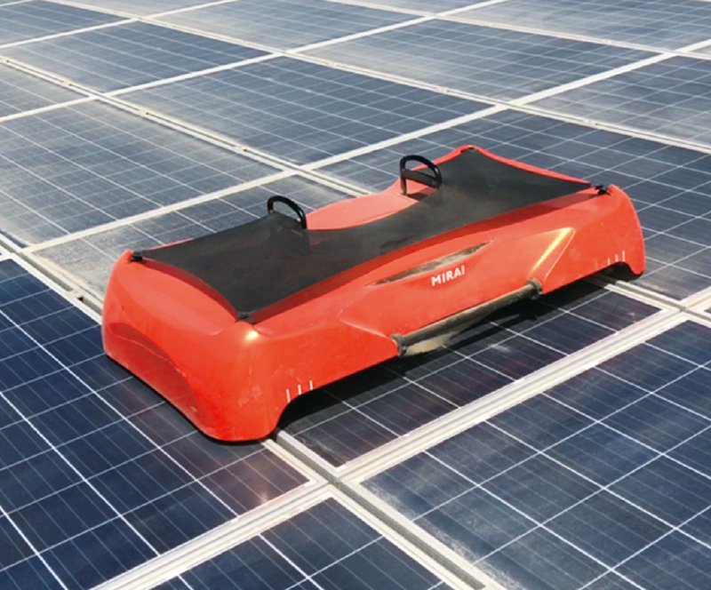 ソーラーパネル清掃ロボット